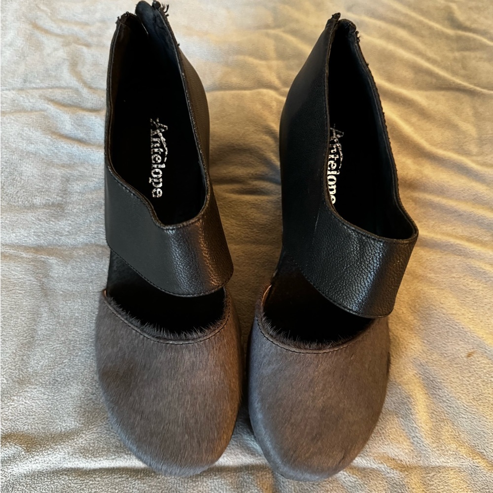 Antelope Back-Zip Wedges with calf hair (?)